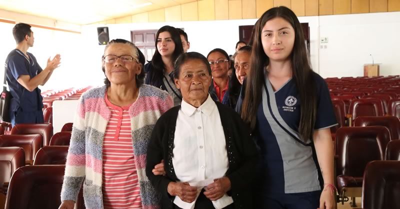 LOS ADULTOS MAYORES DE CAMINO A LA UNIVERSIDAD MARIANA