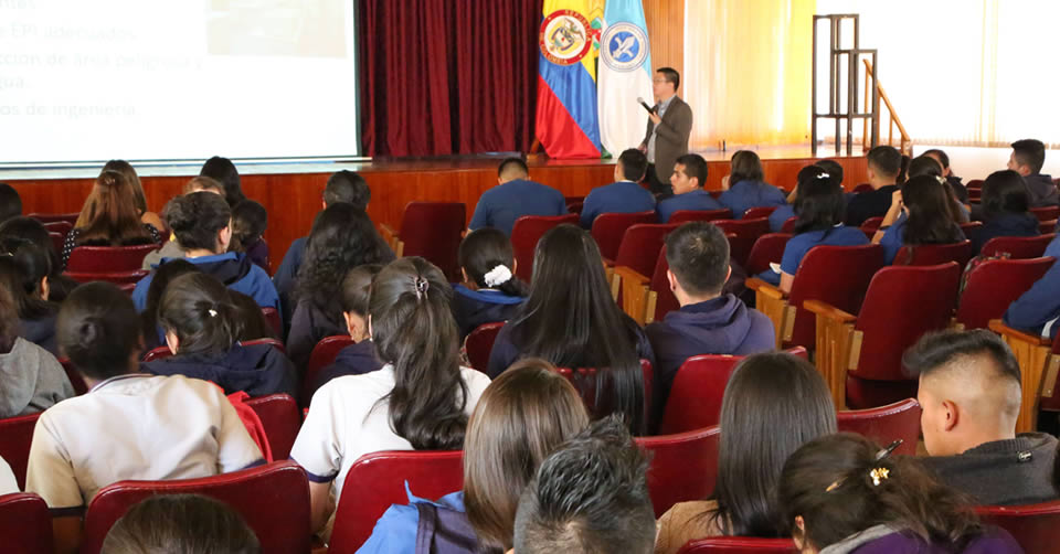 ESTUDIANTES DE PRÁCTICA EN SALUD SE CAPACITAN EN RIESGOS BIOLÓGICOS